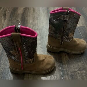 Magellan Outdoors Childrens Camouflage Boots Size 9D